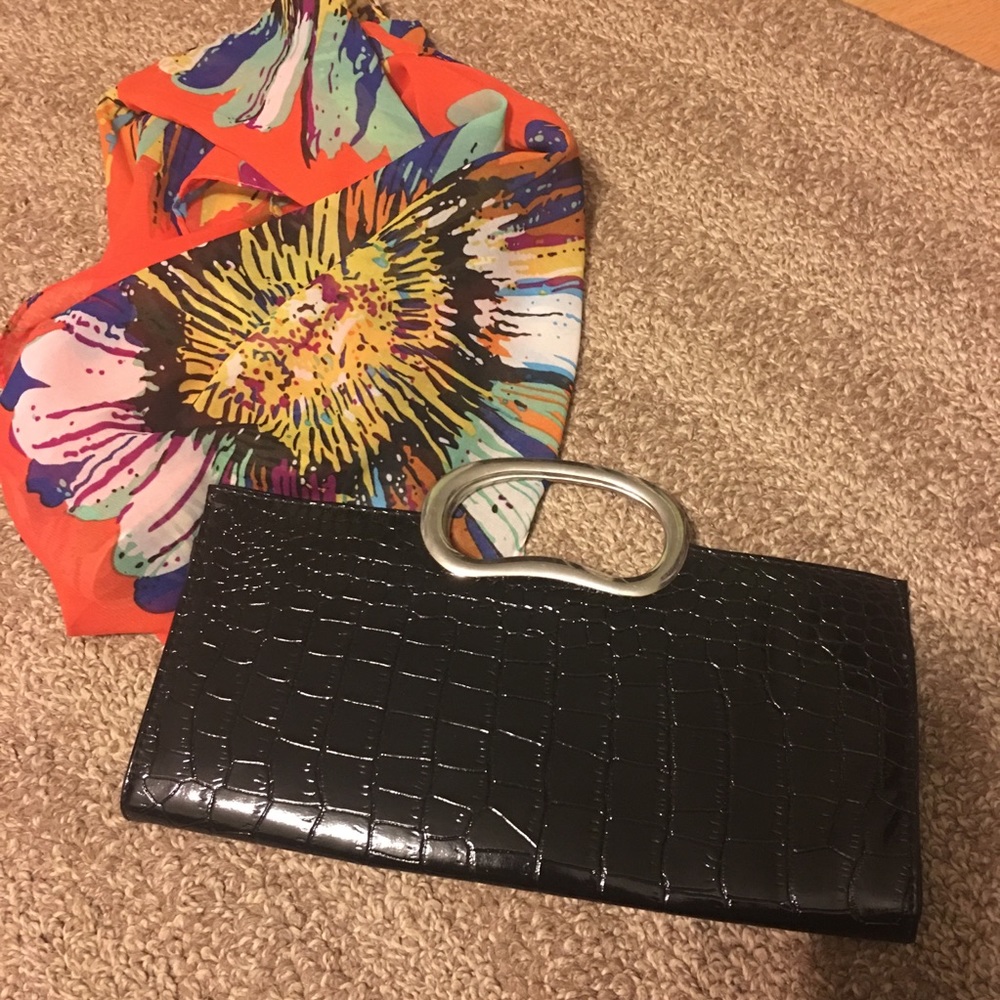 🌻 Vintage Black Flat Pocketbook with Metal Handle